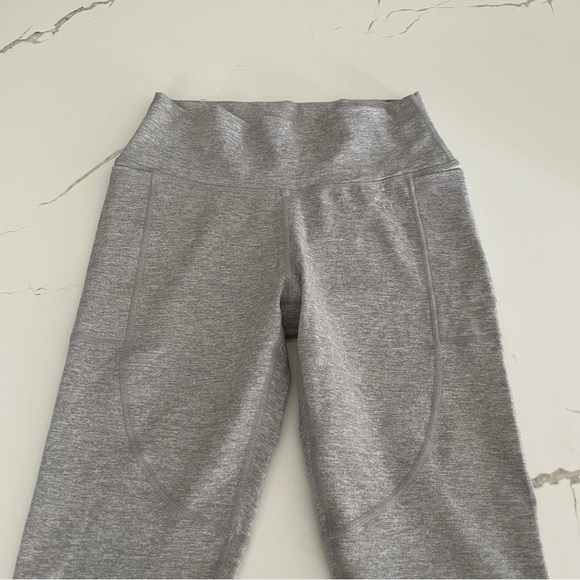 SOLD Vuori High Waist Leggings - Picture 3 of 5